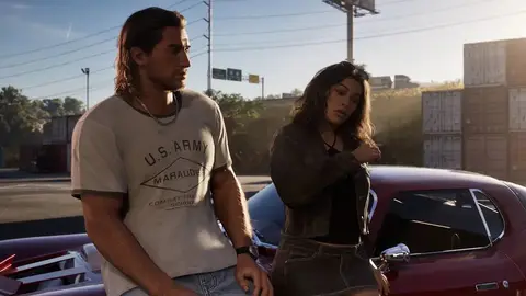 Jason e Lucia encostados em um carro vermelho diante de contêineres, em cena de Grand Theft Auto VI